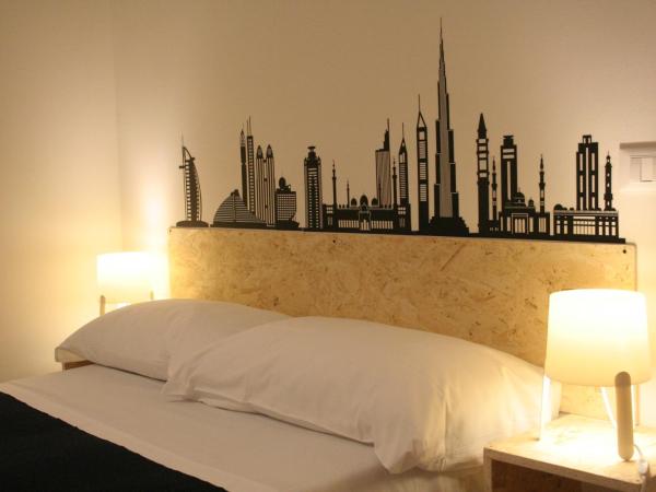 Urban Oasis Hostel : photo 2 de la chambre chambre simple avec salle de bains privative