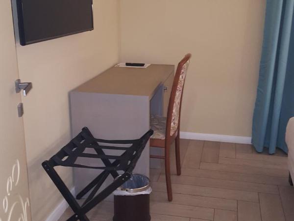 Hôtel Le Claridge : photo 4 de la chambre chambre double supérieure