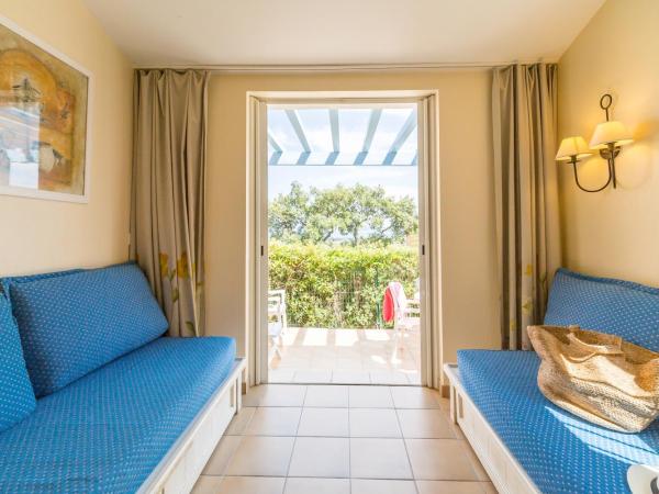 Résidence Pierre & Vacances Les Restanques du Golfe de Saint-Tropez : photo 1 de la chambre appartement 1 chambre avec terrasse ou balcon (4 personnes)