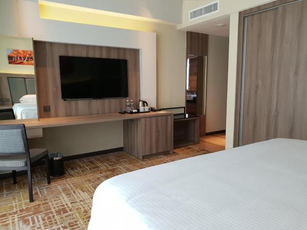 KSL Hot Spring Resort : photo 4 de la chambre chambre lit king-size premier de luxe