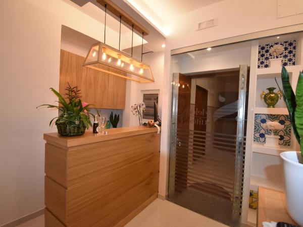 Melody Sorrento Suites : photo 10 de la chambre suite junior avec balcon