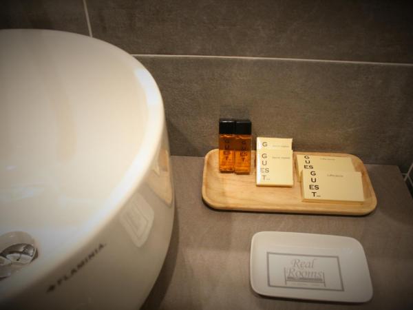 Real Rooms : photo 9 de la chambre chambre double avec balcon