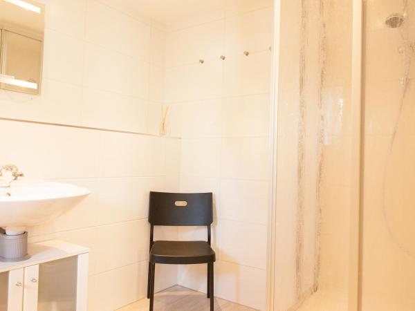 Pension Klingenstr. 23 : photo 7 de la chambre chambre simple avec salle de bains commune