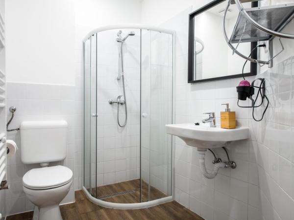 Chesscom Guesthouse : photo 1 de la chambre chambre triple