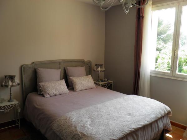 La Bastide du Bouchou : photo 6 de la chambre chambre double - vue sur piscine