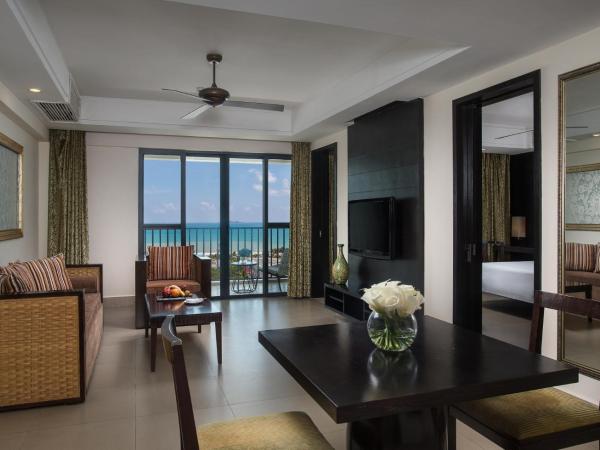 Ramada Plaza by Wyndham Sanya Bay : photo 2 de la chambre suite de luxe - vue sur l'océan