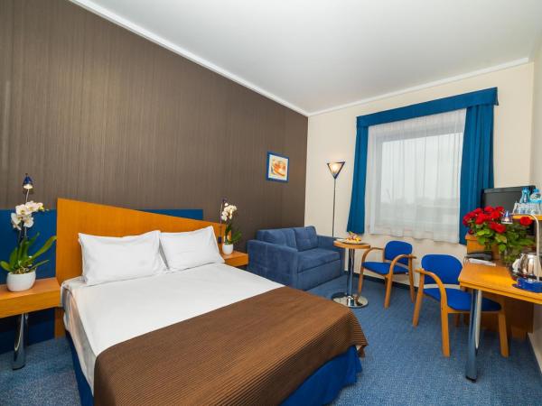 Express Kraków Hotel : photo 1 de la chambre chambre double avec lit d'appoint