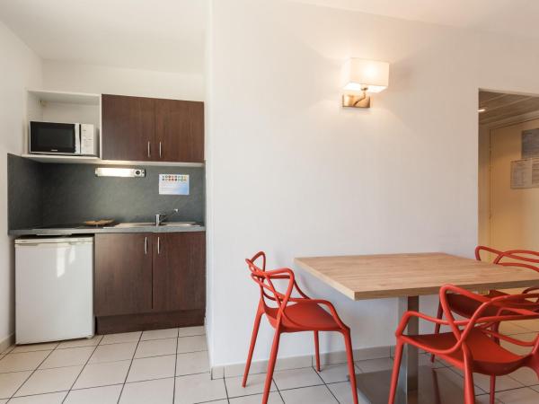 Residhotel Le Grand Prado : photo 7 de la chambre appartement avec terrasse (2 adultes + 2 enfants)