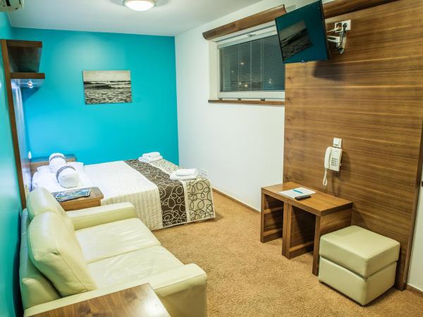 Restaurant & Design Hotel Noem Arch : photo 2 de la chambre officer's cabin - deluxe double or twin room