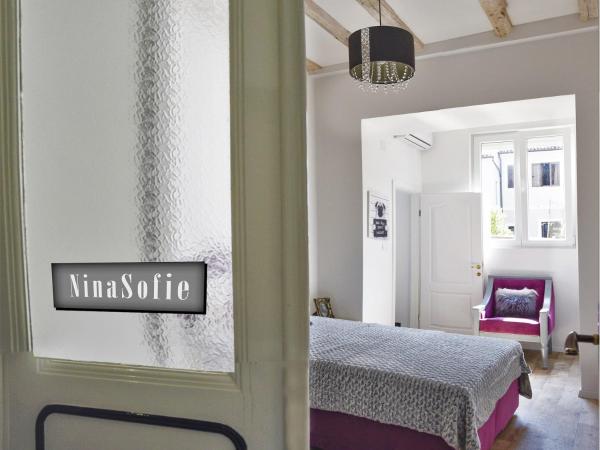 Emma's rooms B&B : photo 5 de la chambre chambre double deluxe avec douche