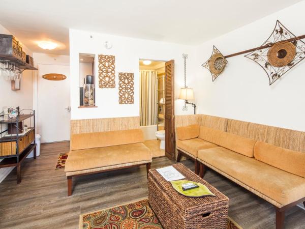 Castle at Waikīkī Grand : photo 2 de la chambre chambre d’hôtel - vue sur ville