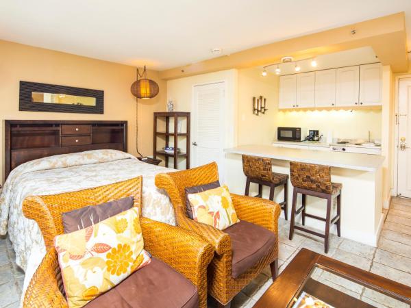 Castle at Waikīkī Grand : photo 1 de la chambre studio avec kitchenette - vue sur la ville