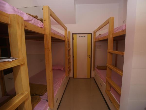 Mumbai Staytion Dorm- Hostel : photo 2 de la chambre lit dans dortoir mixte de 6 lits