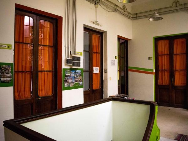 06 Central Hostel Buenos Aires : photo 8 de la chambre chambre double avec salle de bains commune