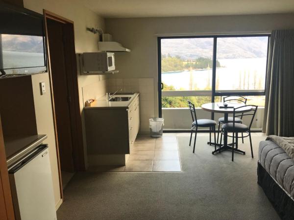 Earnslaw Lodge : photo 6 de la chambre studio avec cuisine donnant sur le lac

