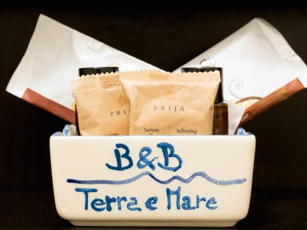 Terra&Mare B&B : photo 6 de la chambre chambre simple avec salle de bains