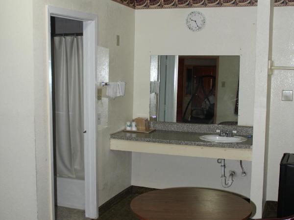 Choice Inn San Antonio : photo 2 de la chambre chambre lit king-size