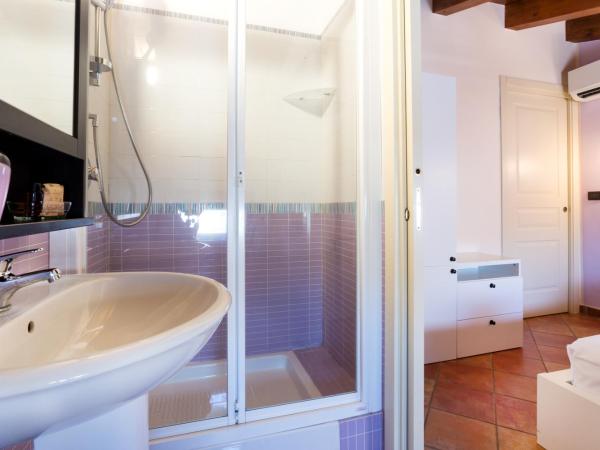 Terra&Mare B&B : photo 9 de la chambre chambre simple avec salle de bains