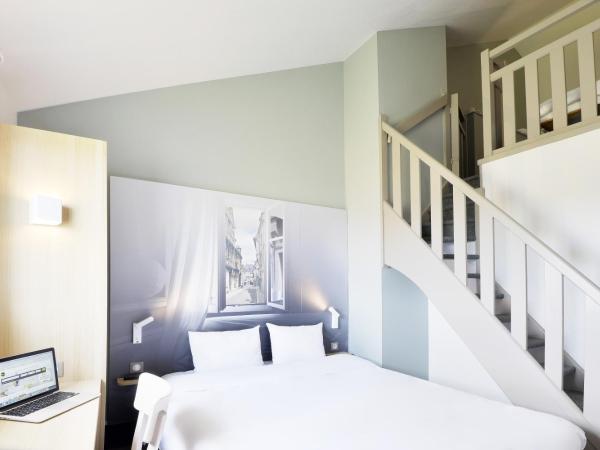 B&B HOTEL Bourges 2 : photo 1 de la chambre chambre quadruple