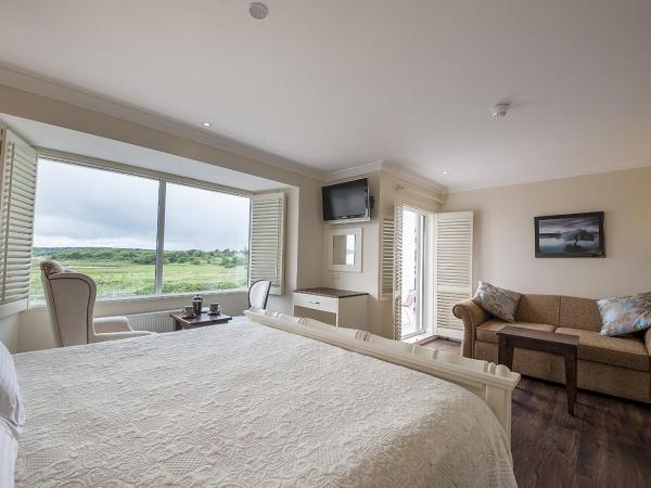 Sea Breeze Lodge B&B Galway : photo 4 de la chambre suite exécutive king avec vue sur la baie.