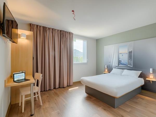 B&B HOTEL Marseille La Valentine St Menet : photo 1 de la chambre chambre double - accessible aux personnes à mobilité réduite