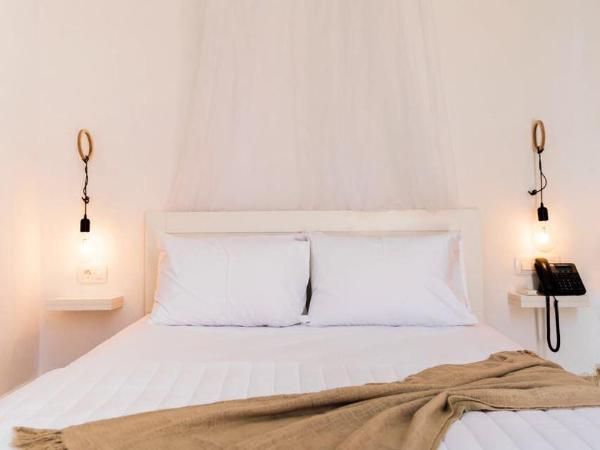 Kumba Hostel : photo 4 de la chambre chambre double avec salle de bains privative et balcon