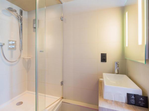 Best Western Le Montmartre - Saint Pierre : photo 4 de la chambre chambre lits jumeaux supérieure