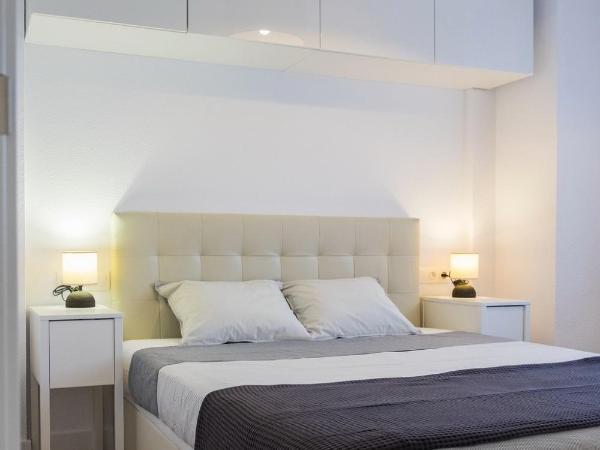 Apartamento EL PATIO V : photo 6 de la chambre appartement - vue sur piscine 