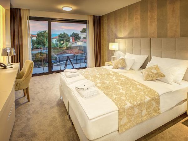 Hotel Maritime : photo 6 de la chambre chambre double avec balcon - vue latérale sur mer