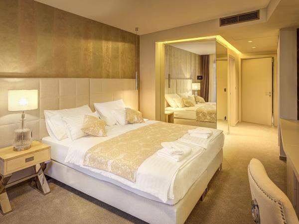 Hotel Maritime : photo 5 de la chambre chambre double avec balcon - vue latérale sur mer