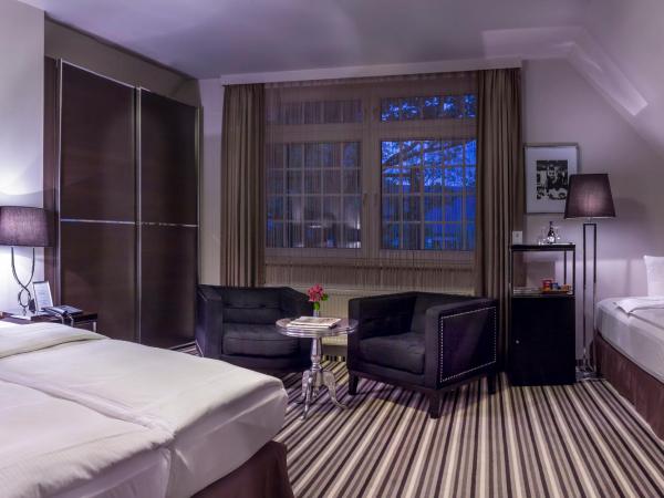 Boutique Hotel Poppenbütteler Hof : photo 4 de la chambre chambre familiale (2 adultes + 1 enfant)