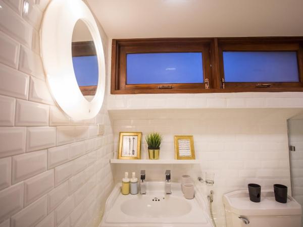 Narra House Sukhumvit58 : photo 4 de la chambre chambre lit king-size deluxe