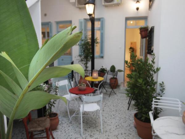 Live in Athens, THISEIO Historic House : photo 10 de la chambre appartement 3 chambres