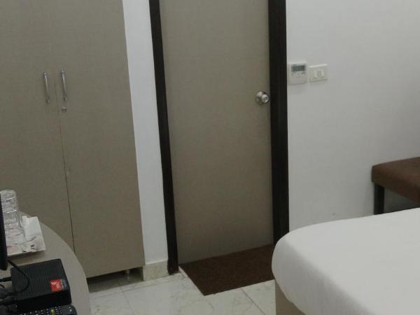 Red inn : photo 10 de la chambre deluxe double room with bath - indian nationals only