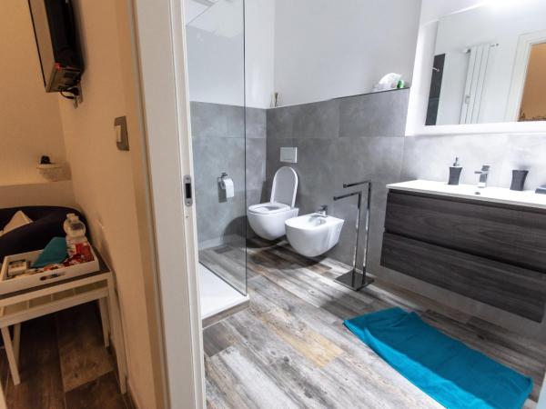 Casa Montanari B&B : photo 5 de la chambre chambre double ou lits jumeaux avec salle de bains privative