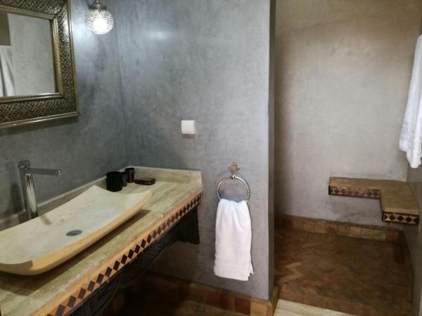 Riad Asmaa Agadir : photo 7 de la chambre suite junior - vue sur piscine