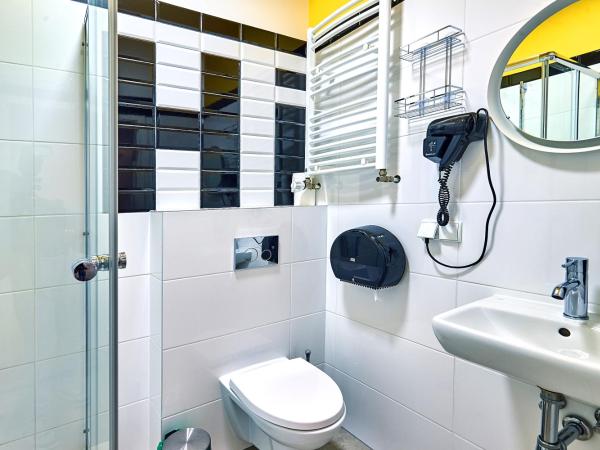 Draggo House : photo 6 de la chambre chambre familiale avec 2 salles de bains privatives