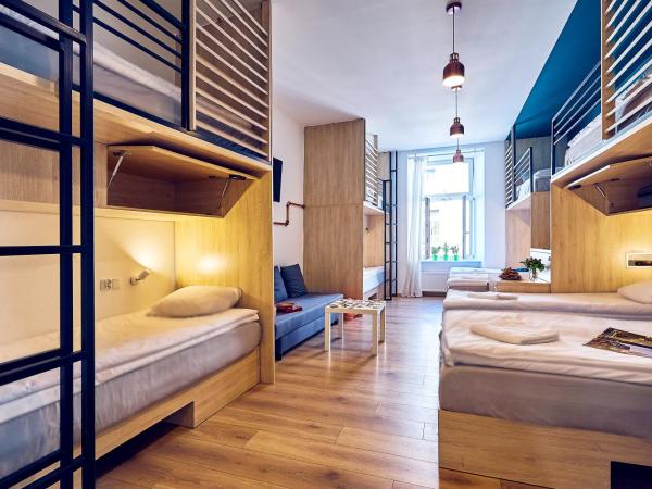 Draggo House : photo 4 de la chambre chambre familiale avec 2 salles de bains privatives