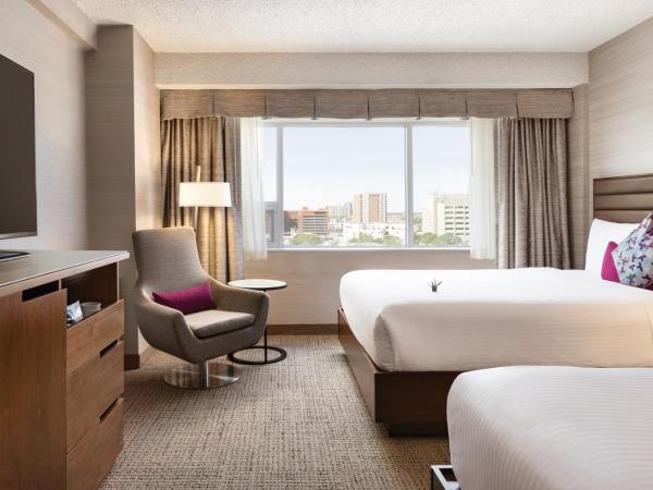 Coast Edmonton Plaza Hotel by APA : photo 3 de la chambre chambre côte avec 2 lits queen-size