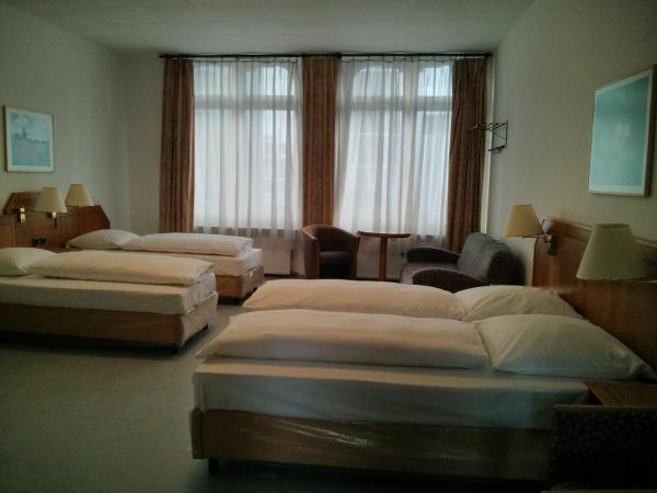 Willy Hotel Frankfurt : photo 1 de la chambre chambre quadruple