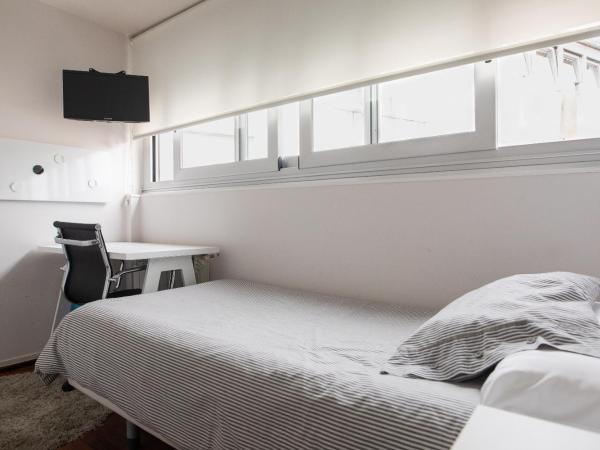 Pension Residencia F&F : photo 1 de la chambre chambre triple