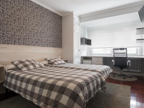 Pension Residencia F&F : photo 5 de la chambre chambre lits jumeaux