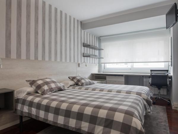 Pension Residencia F&F : photo 4 de la chambre chambre lits jumeaux