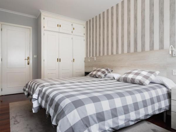 Pension Residencia F&F : photo 3 de la chambre chambre lits jumeaux