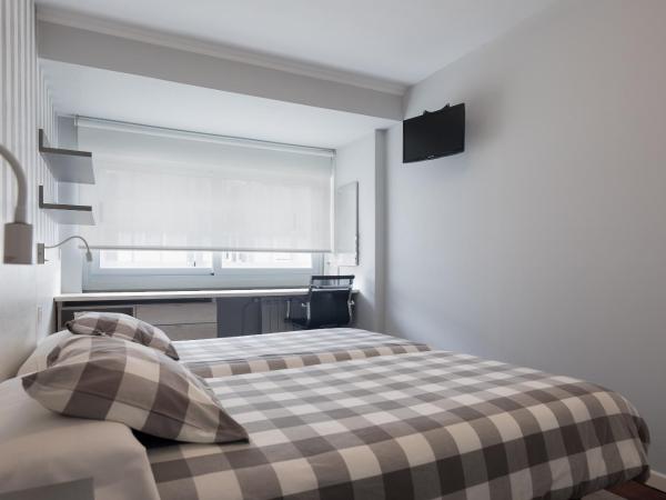 Pension Residencia F&F : photo 1 de la chambre chambre lits jumeaux