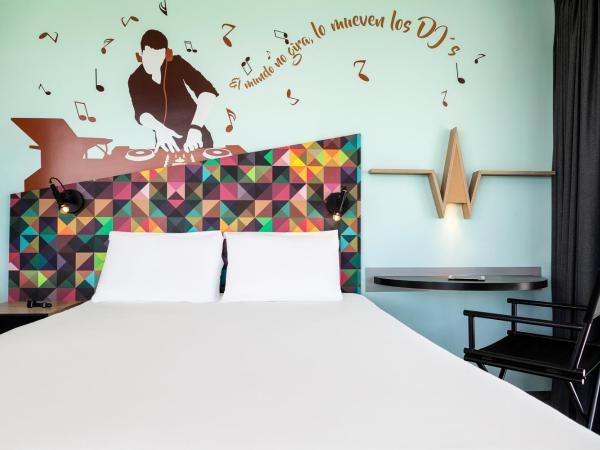 Ibis Styles Merida Galerias : photo 8 de la chambre chambre double standard avec 1 lit queen-size