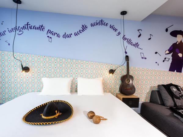 Ibis Styles Merida Galerias : photo 7 de la chambre suite king room with sofa bed