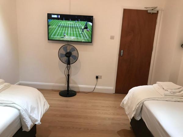 Oxford Bed and Breakfast : photo 1 de la chambre chambre triple avec douche