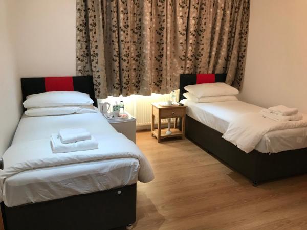 Oxford Bed and Breakfast : photo 3 de la chambre chambre triple avec douche