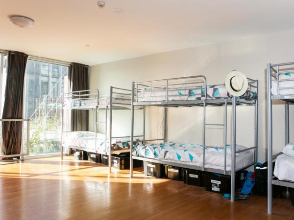 Barkly Backpackers : photo 2 de la chambre lit dans dortoir mixte de 10 lits